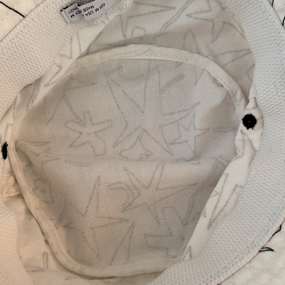 Sebastian Curi White Bucket Hat from Zara with Black Star Pattern - Picture 5 of 5